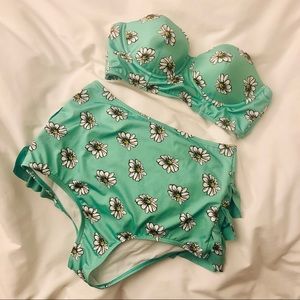 Two piece high waist swimsuit.